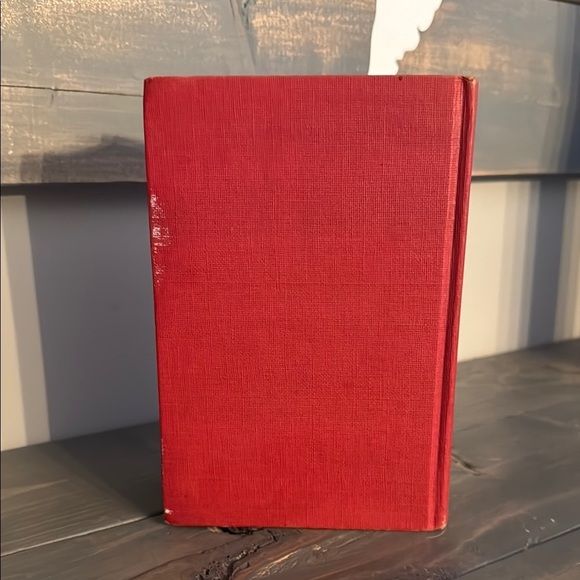 Gone with the Wind Red Hardcover Book - Picture 3 of 6